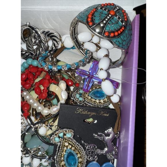 Vintage Southwestern Style Costume Jewelry Lot Silver Tone Wearable 1 Lb 14 Oz - Picture 5 of 10